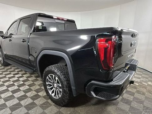 Used 2022 GMC Sierra 1500 AT4 w/ AT4 Premium Package AWD/4WD image 5