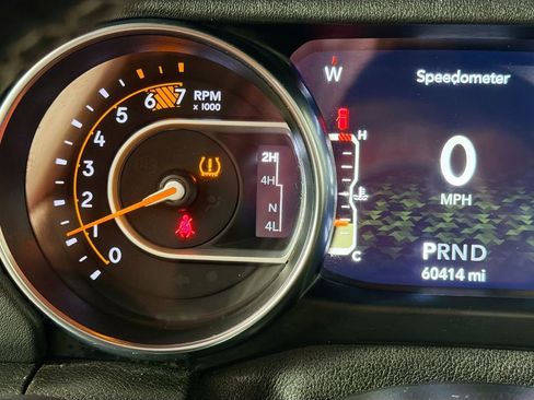 Used 2021 Jeep Wrangler Unlimited Sahara w/ Uconnect 4C Nav & Sound Group AWD/4WD image 13