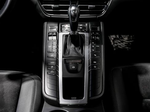 Used 2021 Porsche Macan S w/ Premium Package image 20