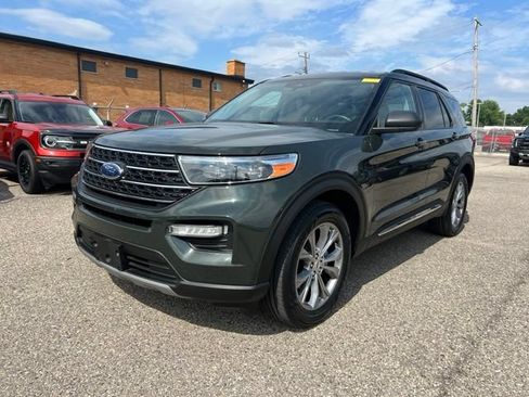 Certified 2022 Ford Explorer XLT w/ Equipment Group 202A AWD/4WD image 28