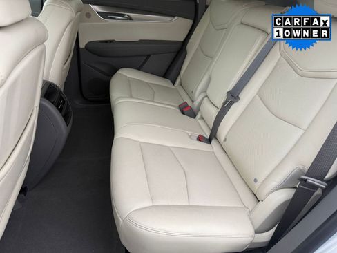 Used 2017 Cadillac XT5 Luxury w/ Driver Awareness Package image 26