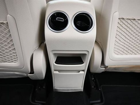 Used 2023 Mercedes-Benz GLB 250 image 11