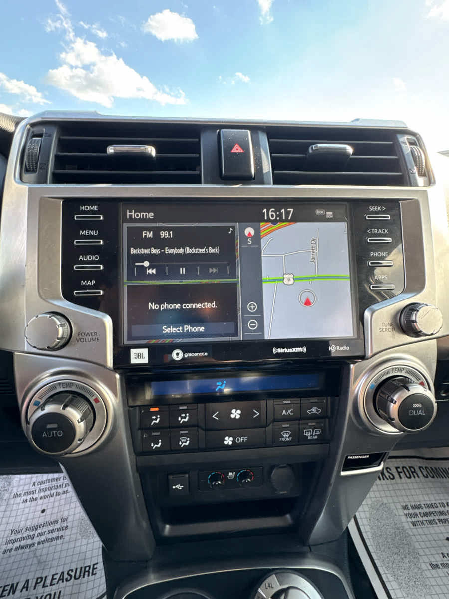 Used 2023 Toyota 4Runner Limited AWD/4WD image 30