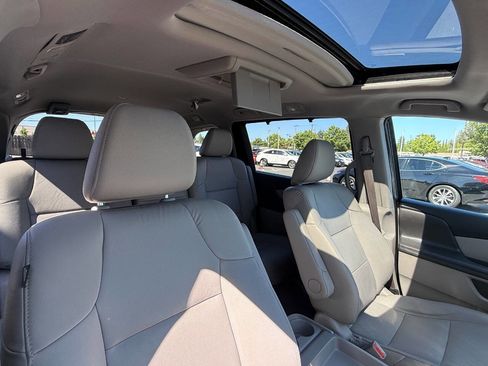 Used 2015 Honda Odyssey Touring image 24