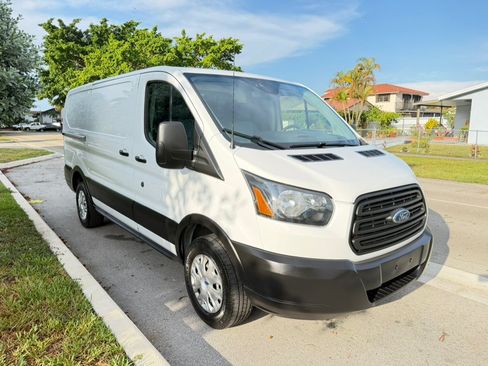 Used 2019 Ford Transit 250 130 Low Roof RWD image 3