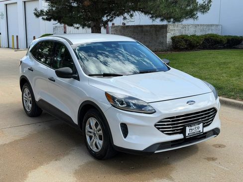 Used 2022 Ford Escape S FWD image 3