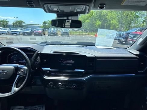 Used 2022 Chevrolet Silverado 1500 LT Trail Boss w/ LPO, Dark Essentials Package AWD/4WD image 25