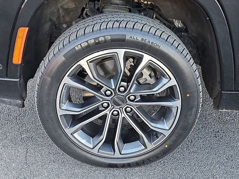 Used 2022 Jeep Grand Wagoneer Series III w/ Rear Seat Video Group 1 image 13