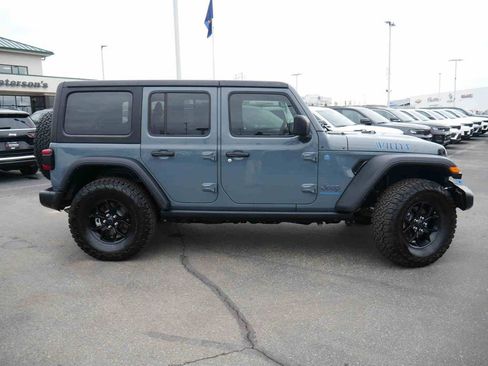 Used 2024 Jeep Wrangler Unlimited image 25
