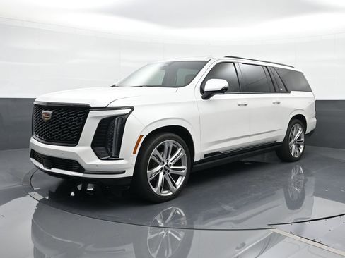 Used 2025 Cadillac Escalade ESV Sport Platinum AWD/4WD image 1