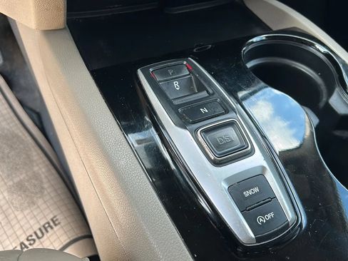 Used 2018 Honda Pilot Touring image 19