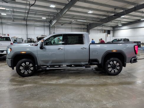 Used 2025 GMC Sierra 3500 Denali w/ Denali Reserve Package image 6