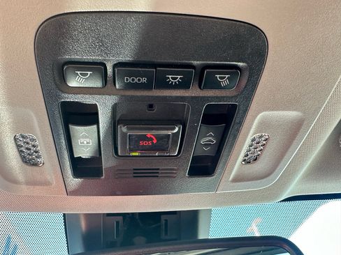 Used 2022 Toyota Camry XSE FWD image 24