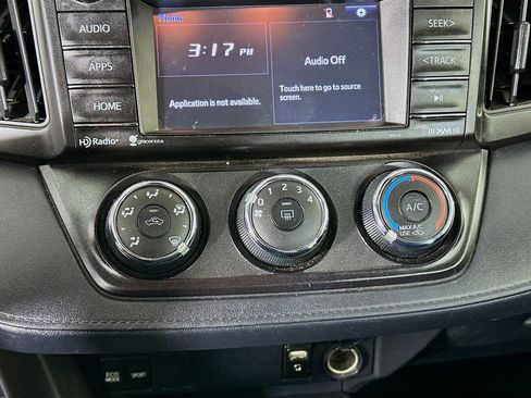 Used 2017 Toyota RAV4 LE image 22