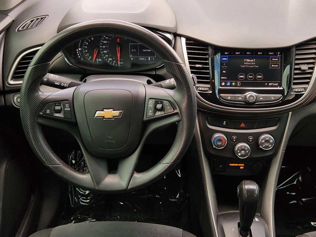 Used 2021 Chevrolet Trax LS w/ Tint and Cruise Package FWD image 3