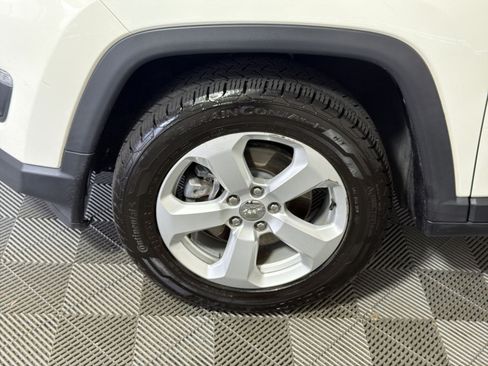 Used 2018 Jeep Compass Latitude w/ Popular Equipment Group AWD/4WD image 12