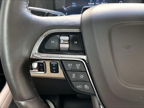 Used 2024 Lincoln Navigator Reserve AWD/4WD image 12