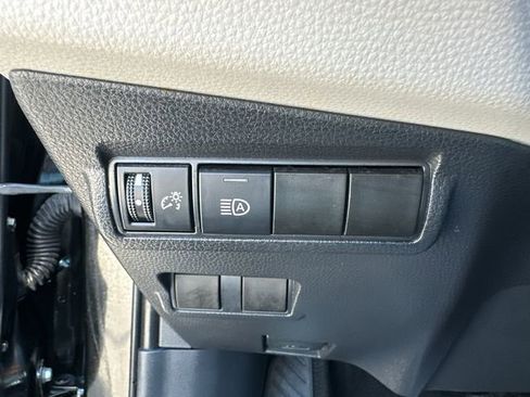 Certified 2022 Toyota Corolla Cross L AWD/4WD image 34