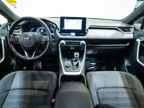 Used 2023 Toyota RAV4 SE image 11