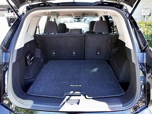 Used 2025 Nissan Rogue S FWD image 13