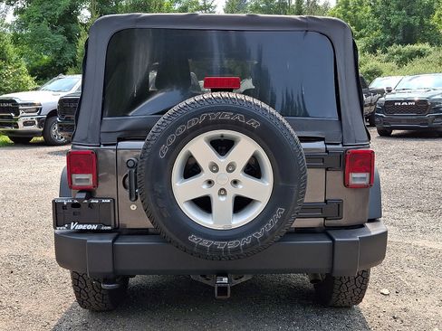 Used 2016 Jeep Wrangler Sport w/ Quick Order Package 23S AWD/4WD image 5