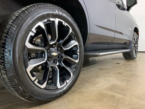 Used 2022 Chevrolet Tahoe LT w/ Luxury Package image 9