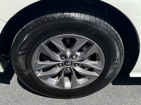 Used 2021 Toyota Sienna XLE AWD/4WD image 67