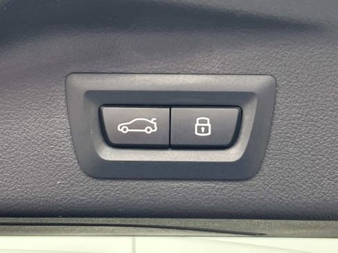 Used 2025 BMW X7 M60i w/ Executive Package image 13