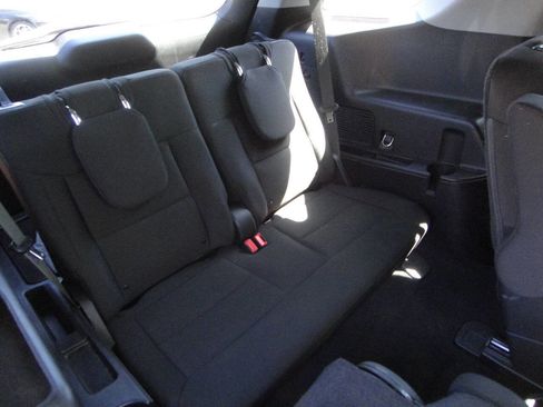 Used 2021 Ford Explorer XLT AWD/4WD image 15