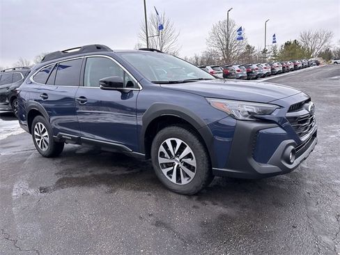 Used 2025 Subaru Outback Premium w/ Popular Package #1A image 13