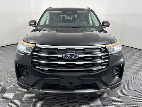 Used 2025 Ford Explorer Active image 2