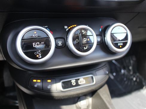 Used 2016 FIAT 500X Lounge image 27