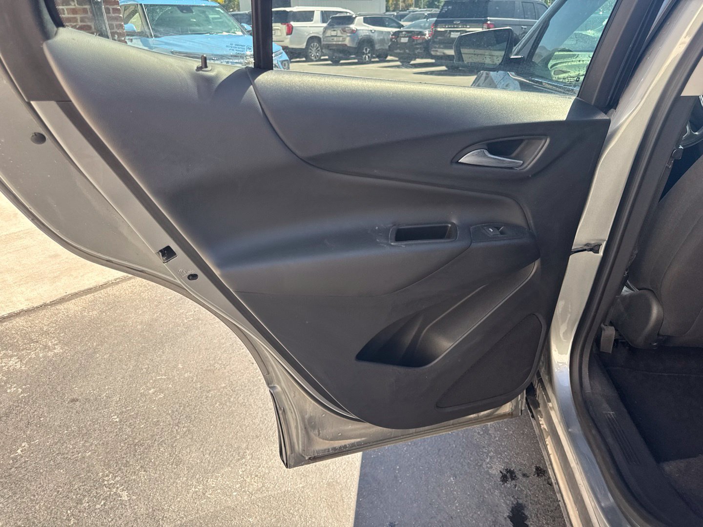 Used 2023 Chevrolet Equinox LT AWD/4WD image 16