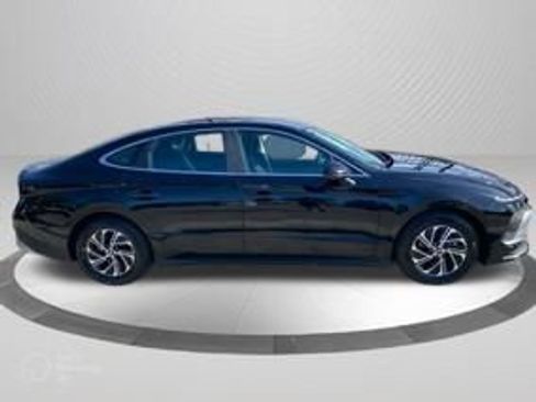 Used 2026 Hyundai Sonata Blue FWD image 4