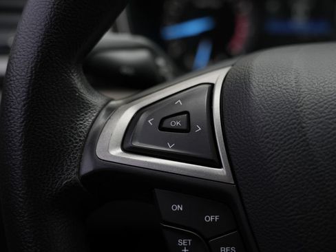 Used 2018 Ford Fusion SE FWD image 45