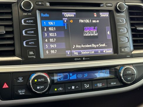Used 2015 Toyota Highlander Limited Platinum AWD/4WD image 26