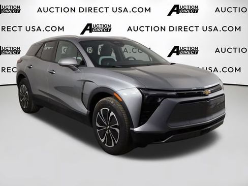 Used 2024 Chevrolet Blazer EV LT AWD/4WD image 41