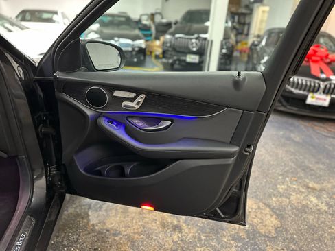 Used 2020 Mercedes-Benz GLC 300 4MATIC image 29