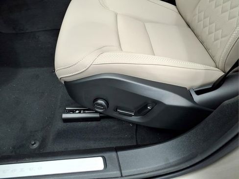 New 2026 Volvo XC60 B5 Plus w/ Protection Package Premier AWD/4WD image 16