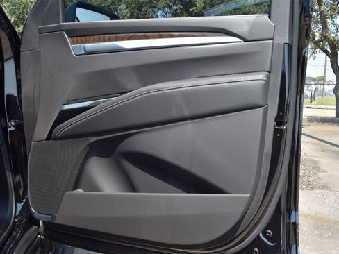 New 2025 Cadillac Escalade Premium Luxury Platinum w/ LPO, Floor Liner Package image 29