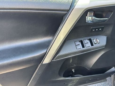 Used 2014 Toyota RAV4 Limited image 11