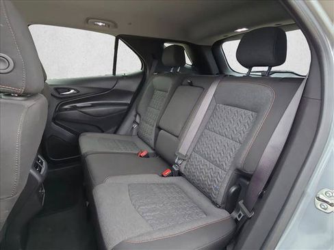 Used 2024 Chevrolet Equinox LT FWD image 17