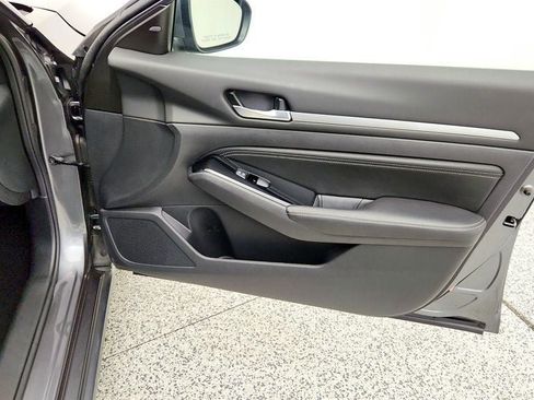 Used 2023 Nissan Altima 2.5 SV w/ SV Premium Package FWD image 26