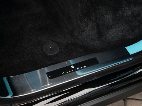 Certified 2024 Rolls-Royce Cullinan image 9