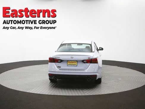 Used 2023 Nissan Altima 2.5 SR FWD image 41