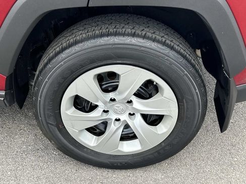 Used 2019 Toyota RAV4 LE w/ All Weather Liner Package AWD/4WD image 17