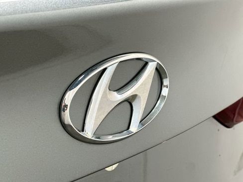 Used 2017 Hyundai Elantra SE FWD image 22