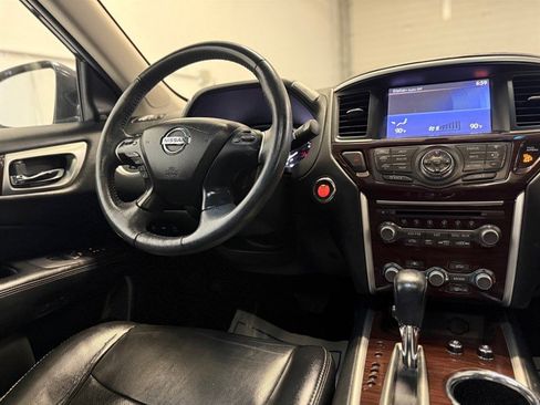 Used 2015 Nissan Pathfinder Platinum image 16