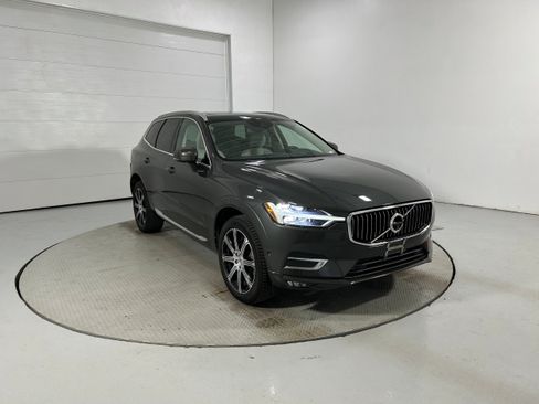 Used 2018 Volvo XC60 T6 Inscription w/ Luxury Seat Package AWD/4WD image 2