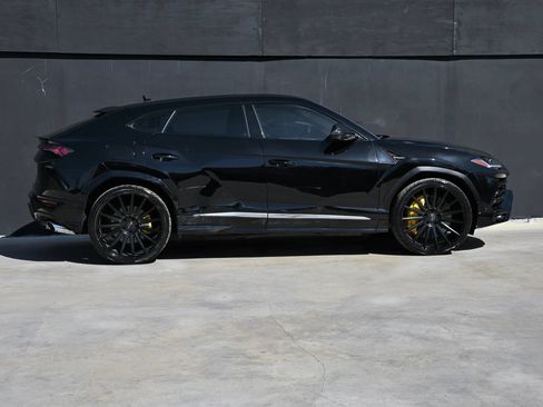 Used 2020 Lamborghini Urus AWD/4WD image 8